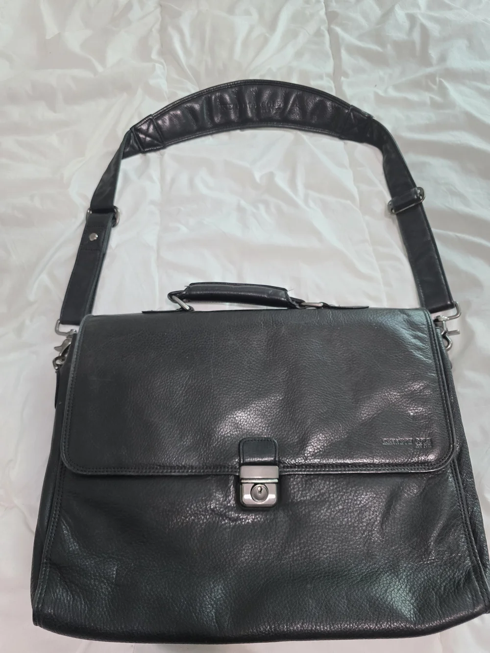 Kenneth Cole Black Leather Messenger Briefcase with Shoulder Strap